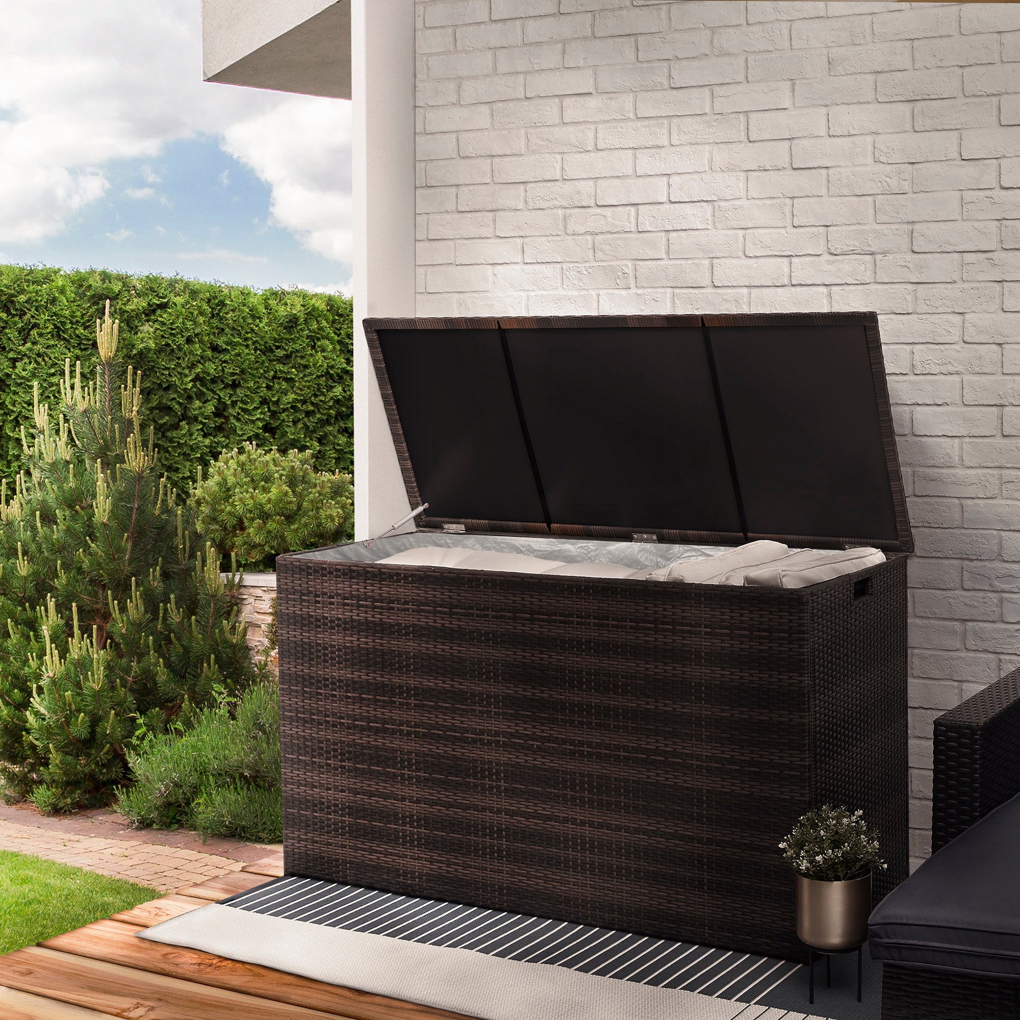 Teamson Home Wicker 154 Gallon Patio Storage Chest Brown
