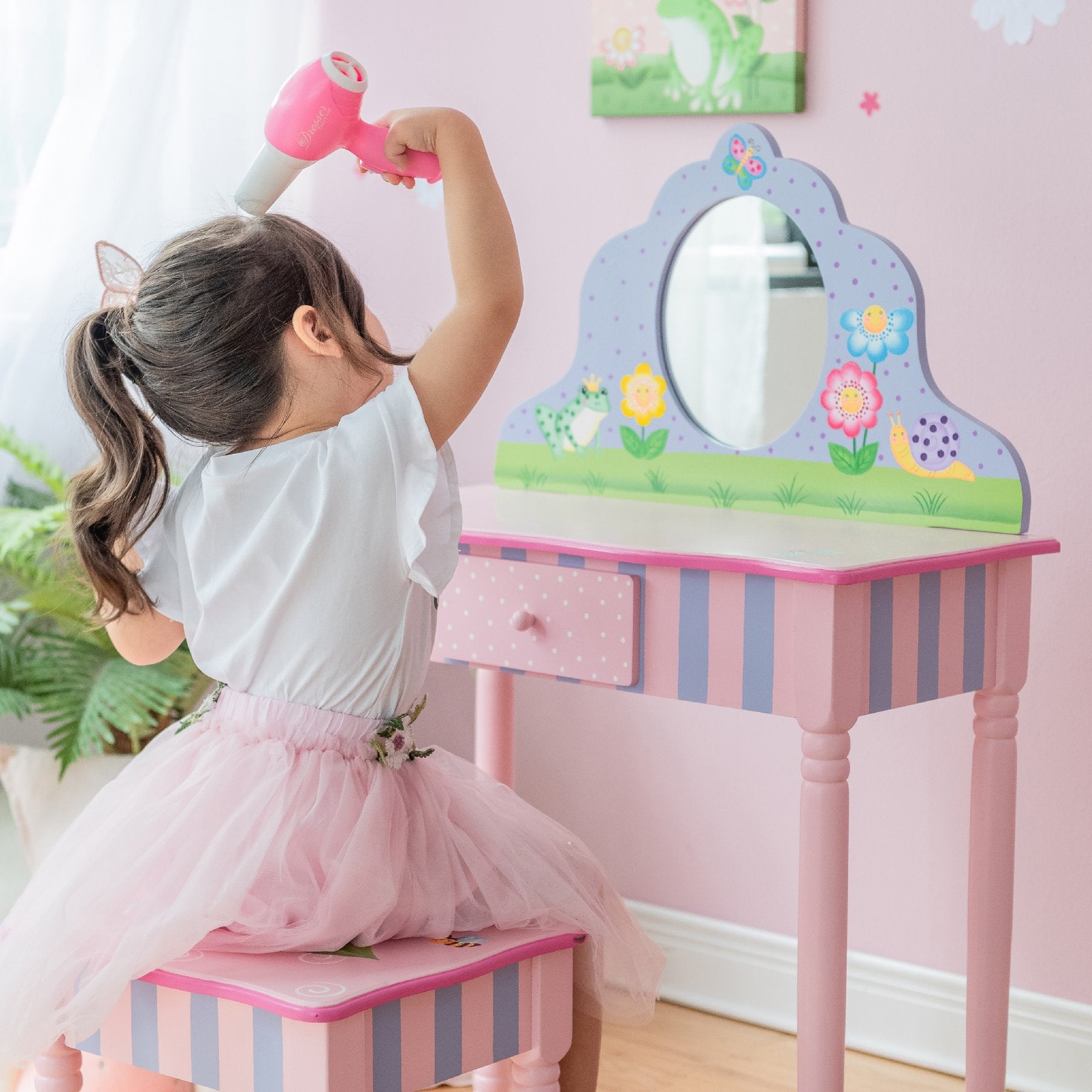 “Mirror Mirror on The Wall” – Top 5 Disney Princess Inspired Kids Vanities
