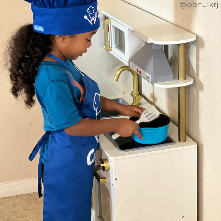 Teamson Kids Little Chef Munich Kids Play Kitchen with Interactive Features, White/Gold
