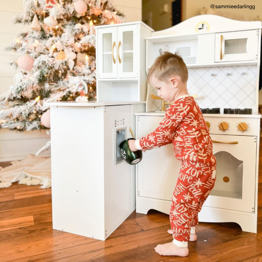 Toy kitchens online for little girls
