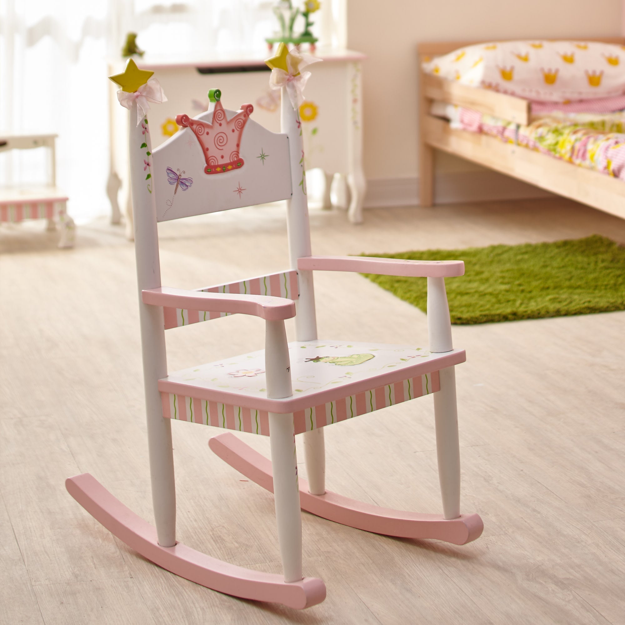 FANTASY FIELDS PRINCESS AND FROG ROCKING CHAIR, WHITE/PINK – Teamson