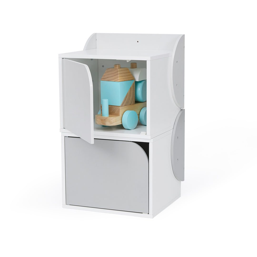 A pair of storage cubes for stacked on top of each other