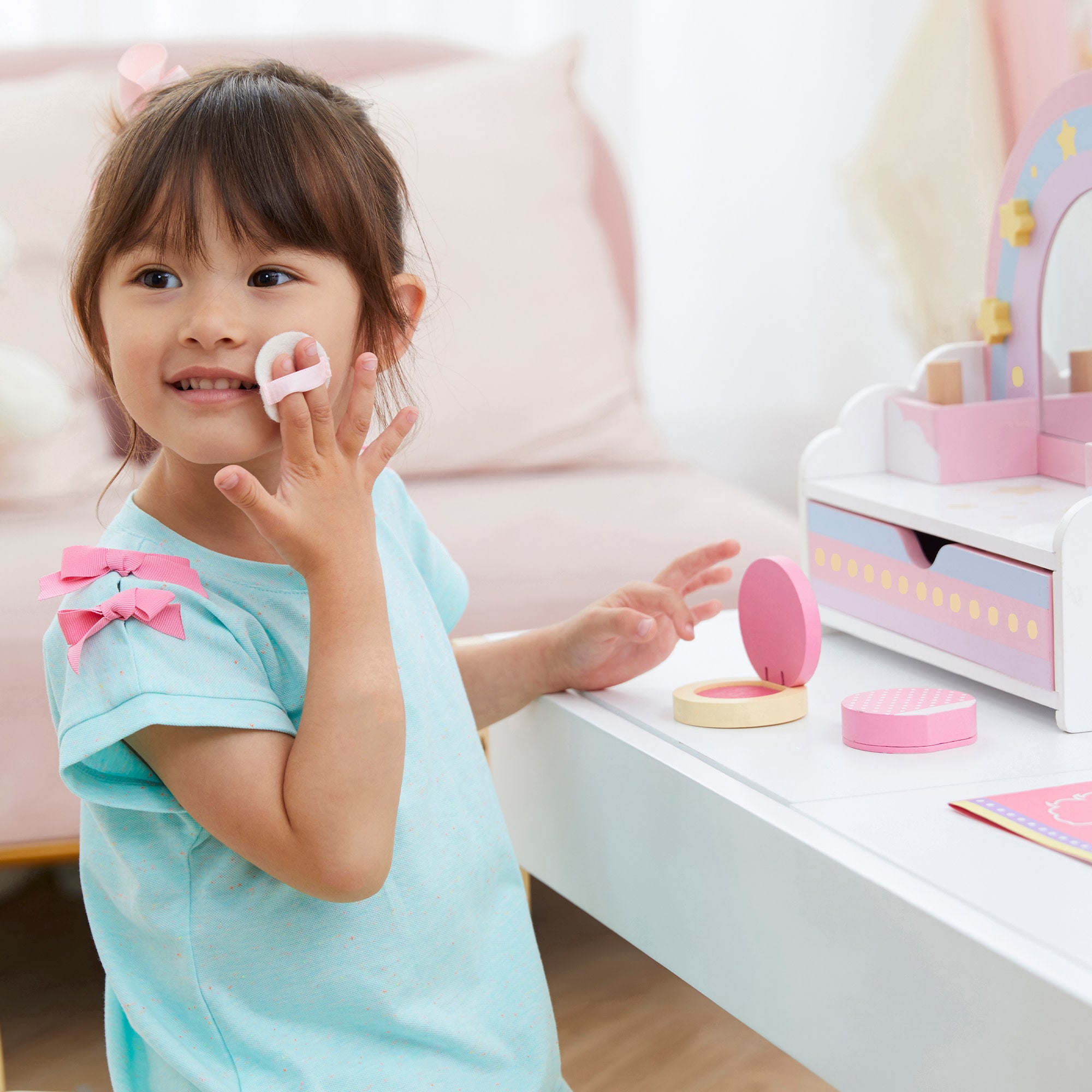 Teamson Kids Little Dreamer Wooden Tabletop Vanity Set with 9 Play Accessories, Pink