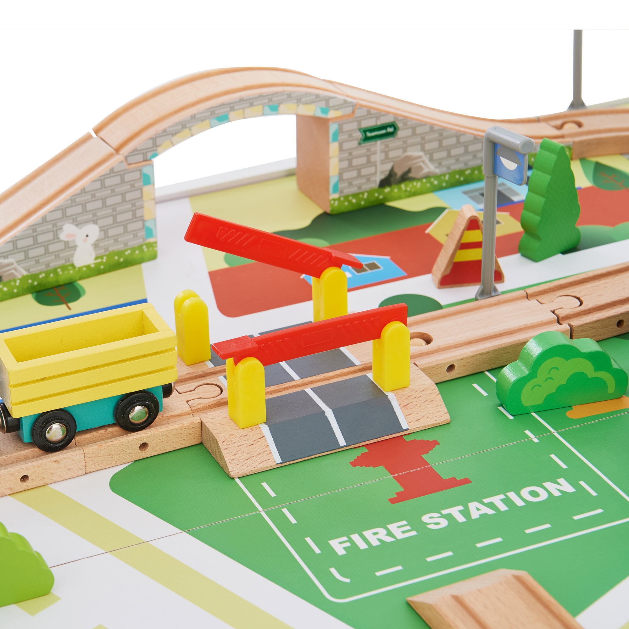 Teamson Kids Preschool Play Lab Toys Wooden Table with 85-pc Train and Town Set, Natural