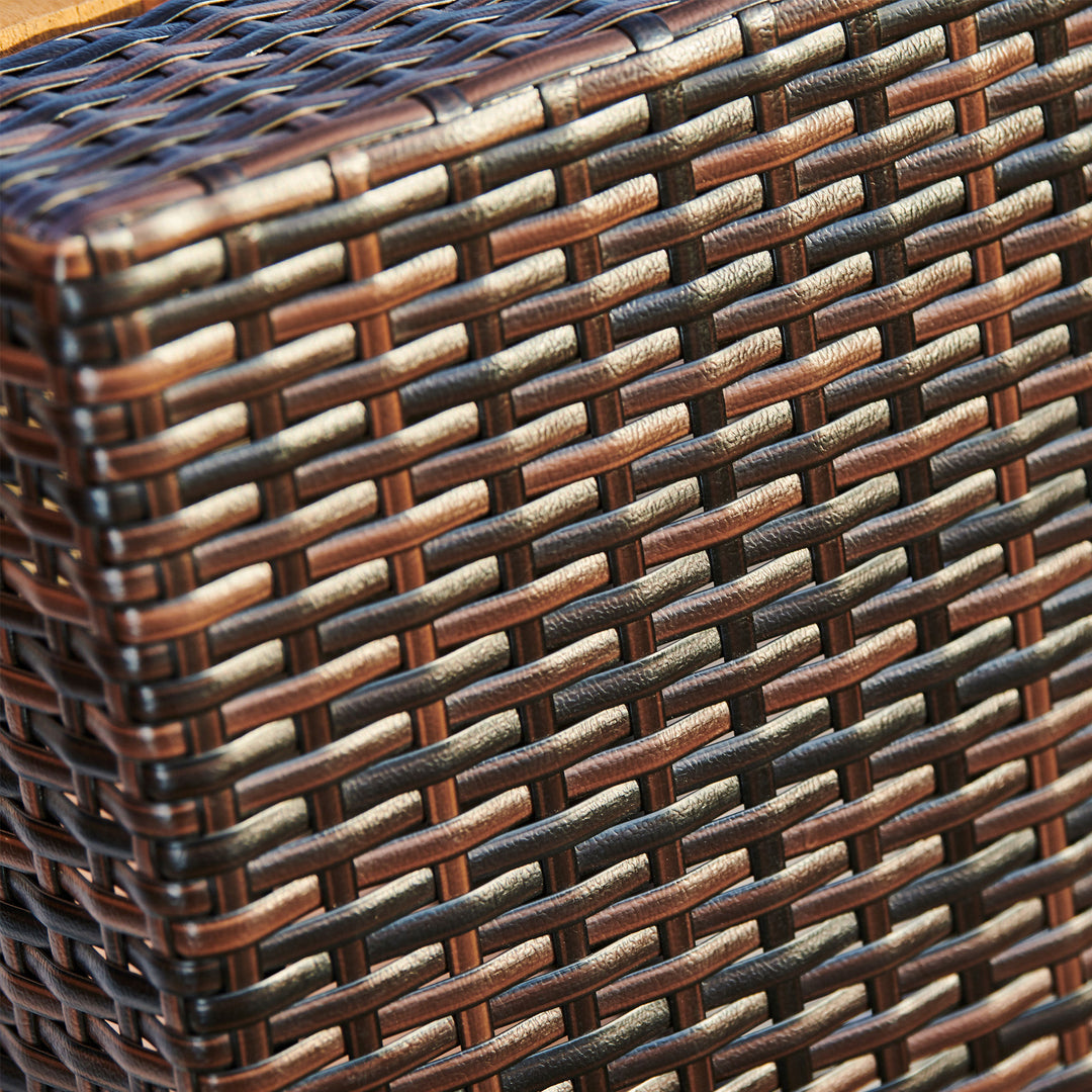 Close-up of the PE rattan table frame